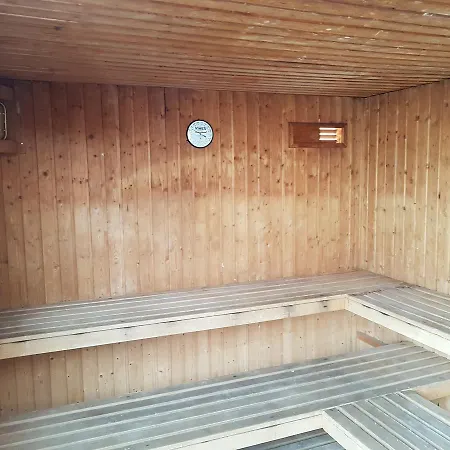 Volcanic Beach Apartment *